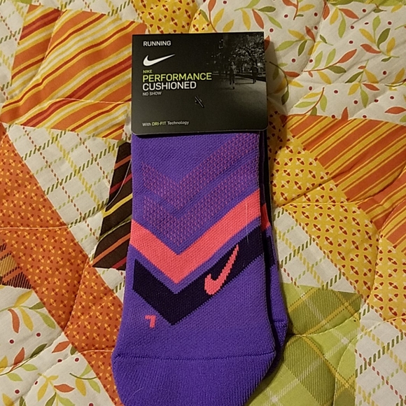 Nike Accessories - NIKE Running Perfomance Cushioned No Show socks